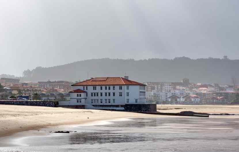 Bilbao Travel Guide -Plentzia Beach